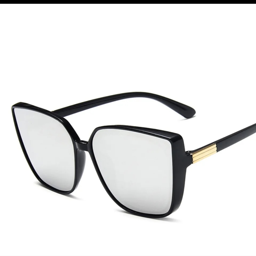 Cat Eye Sunglasses 😎 ✨️ - Picture 2 of 4